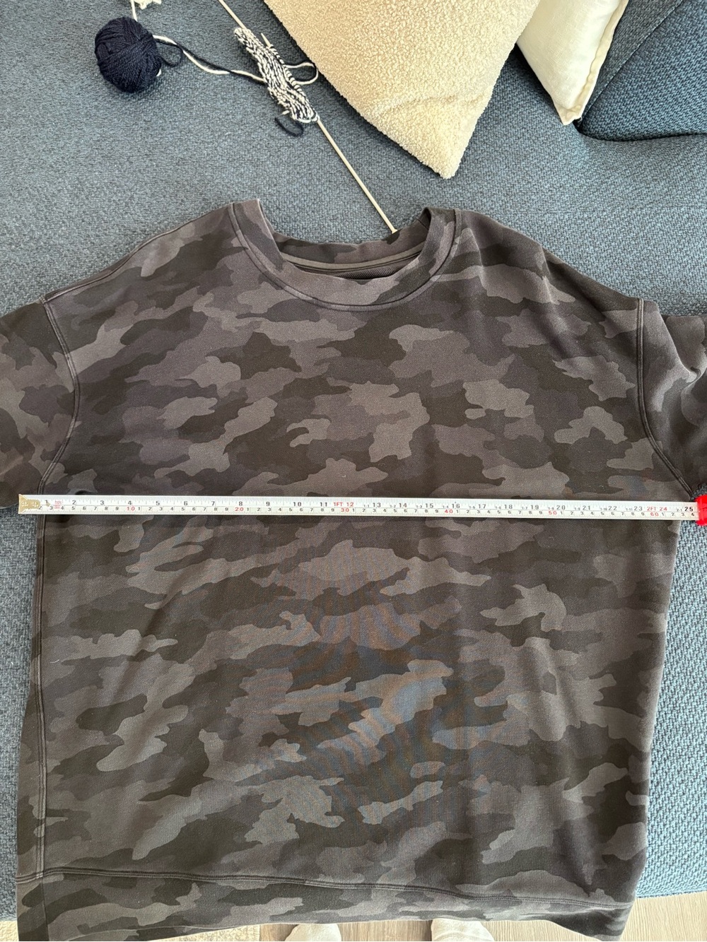 Lululemon Perfectly Oversized Crew in Heritage 365 Camo Deep Coal Multi - Picture 4 of 5
